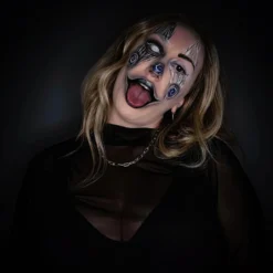 Kraze Square - Royal Blue (25 Gm) -Lush Metic Sales Store 20240124BreanneNistico b 231b242f cc81 4624 9c7d 2a8ec251e312